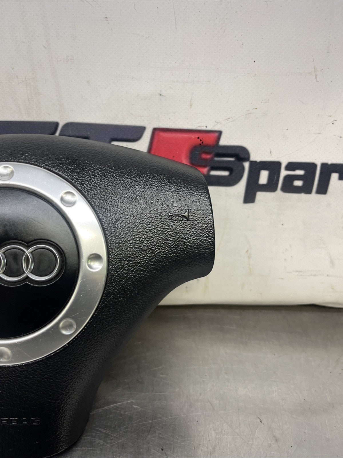 AUDI TT Mk1 (8N) 1999-2006 Steering Wheel airbag RHD 8N0880201E