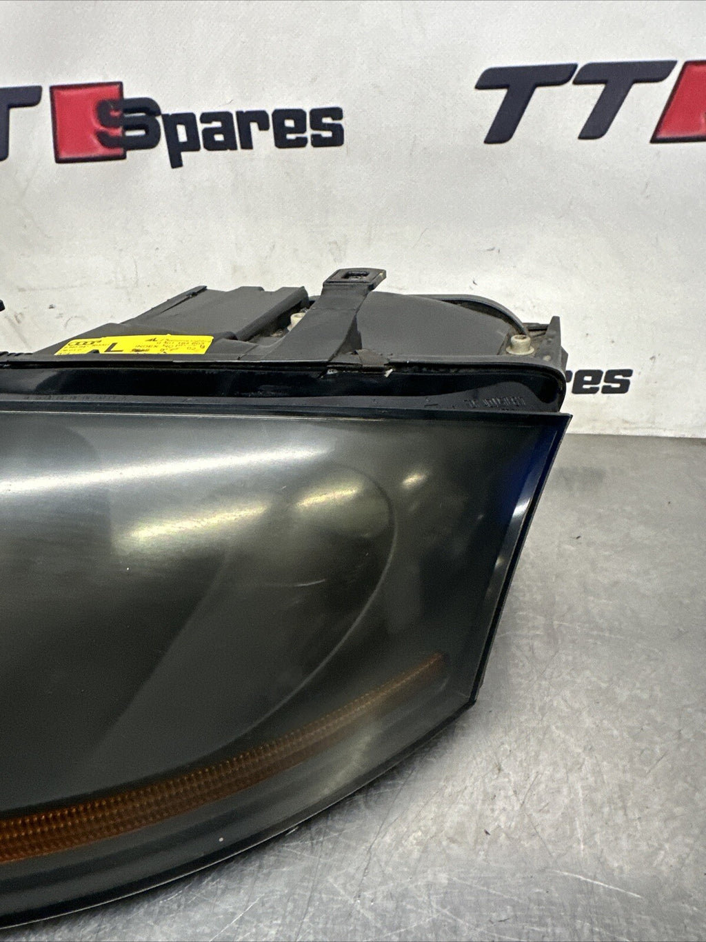 8N0941003AH Genuine Audi TT Mk1 98-06 Passenger Side Headlight 