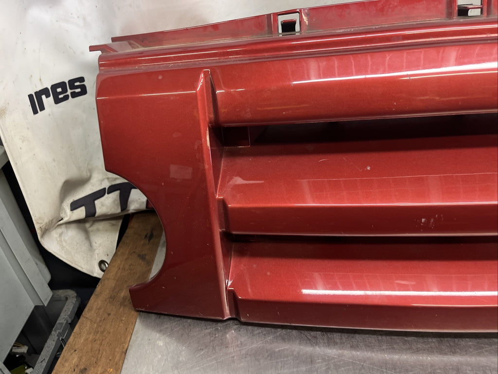 LAND ROVER Discovery 3 04-09 Front Grill Red