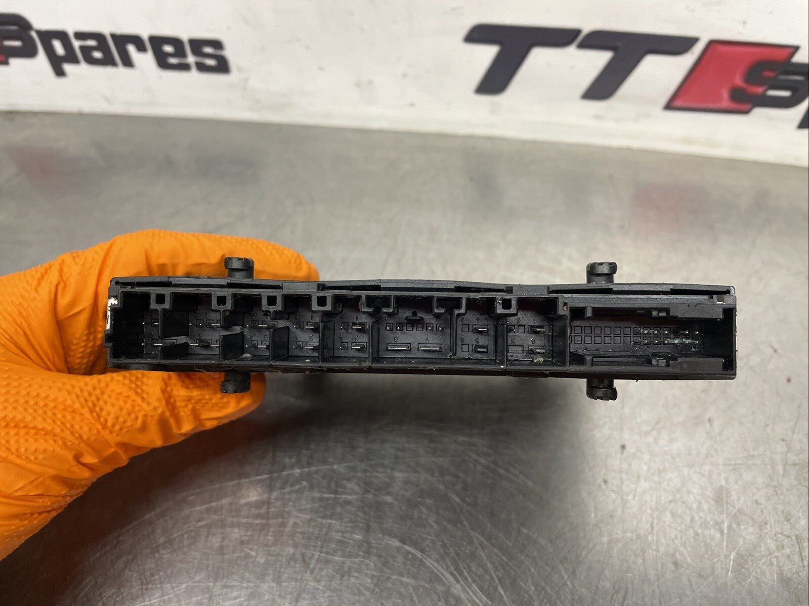  61359134667BMW X5 E70 control unit for rear seat 2.99 diesel 173kw 2008 2131893