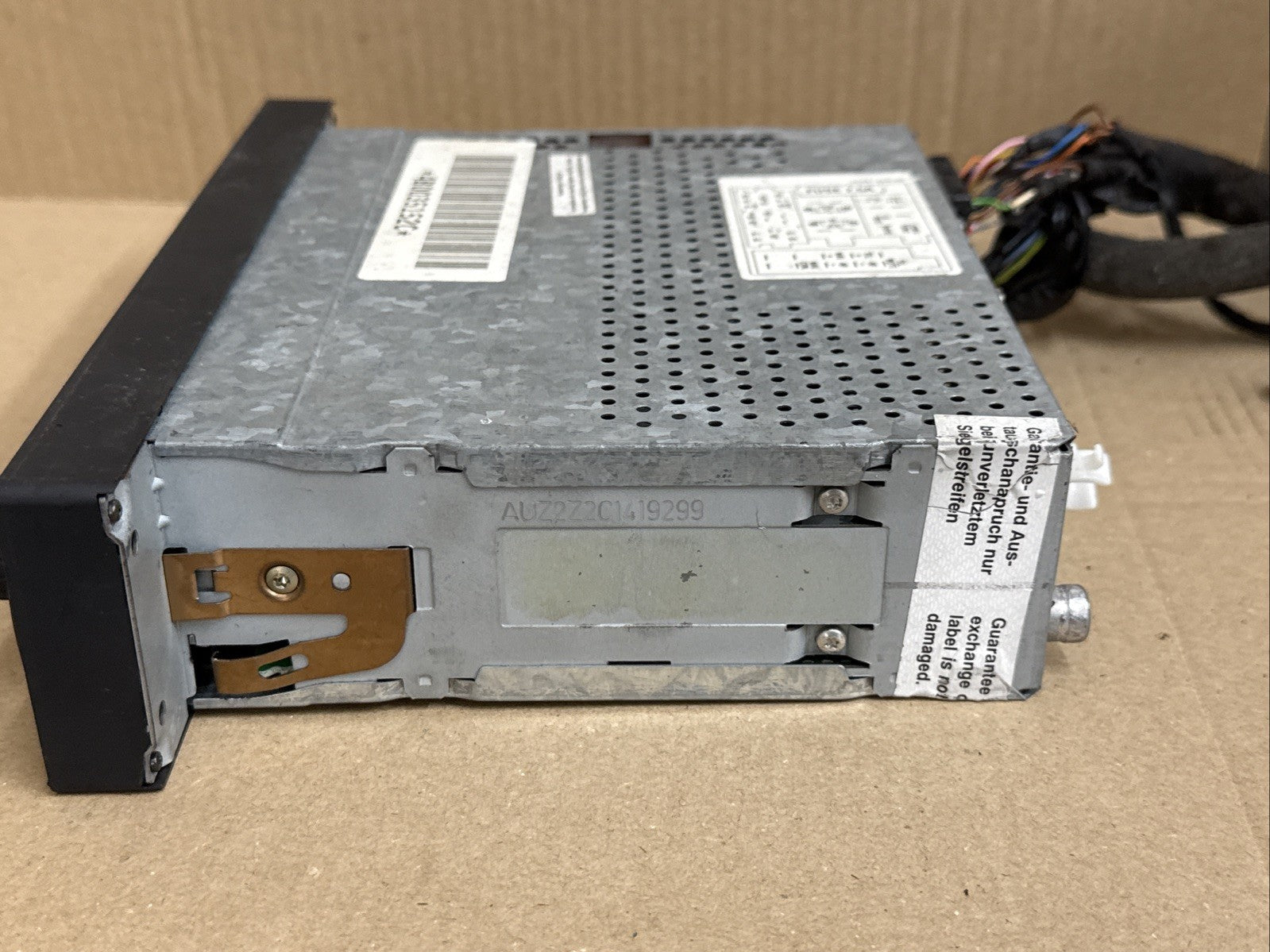 4B0035152C 2003 AUDI TT RADIO STEREO CASSETTE PLAYER HEAD UNIT With Code