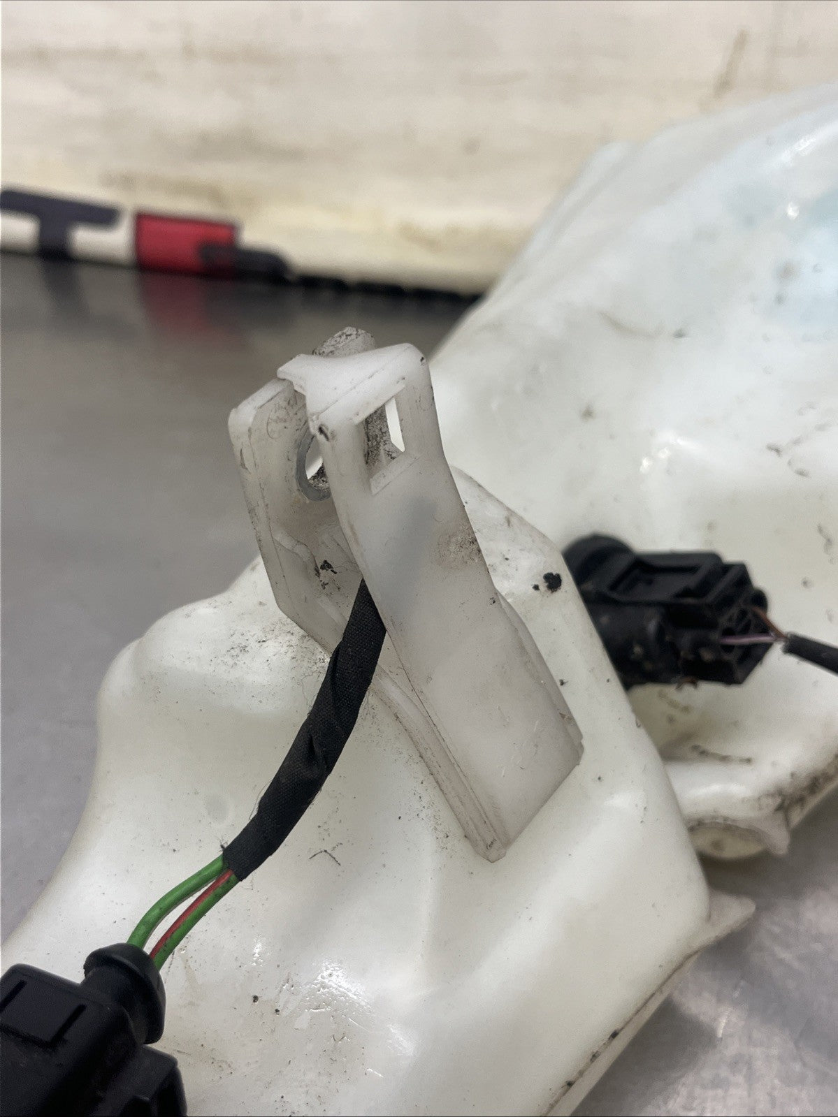 AUDI TT SCREEN WASH WASHER BOTTLE 8J0955453B