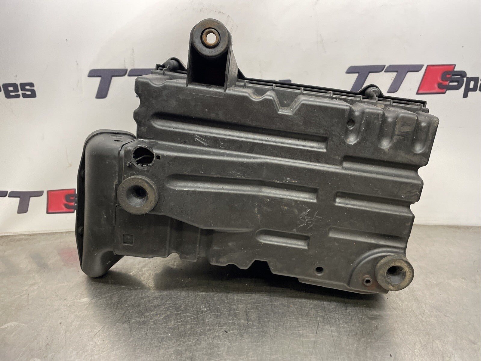 AUDI TT MK2 AIR FILTER BOX HOUSING V6 A3 8P GOLF MK5 R32 8J 06-14