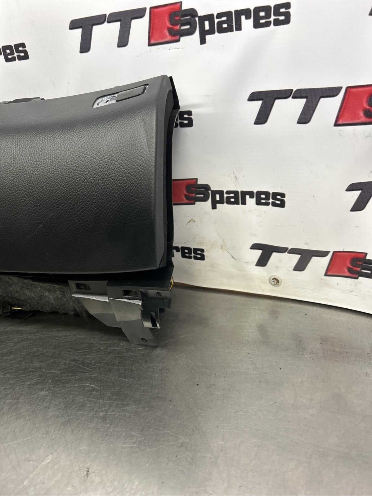 2007 Mercedes S-CLASS W221 Glove Box A221 680 06 98