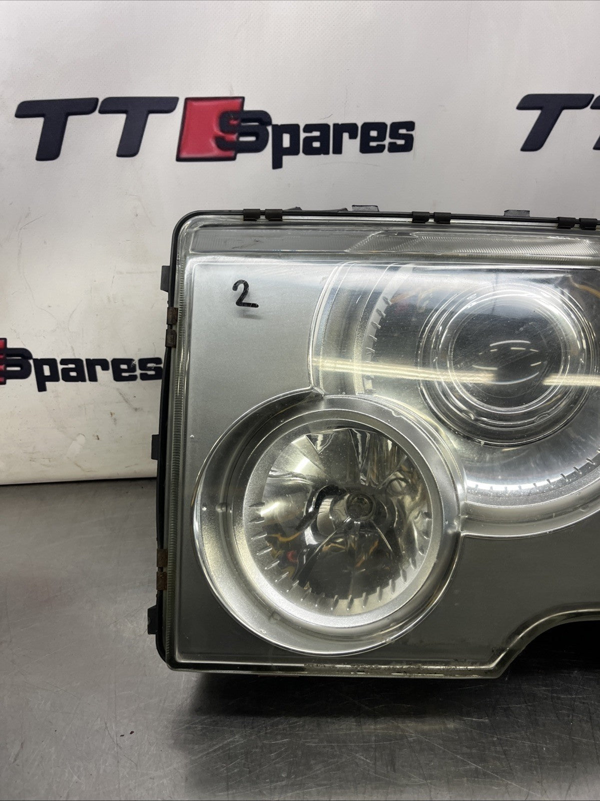 Range Rover L322 Headlight Xenon Near Side XBC000376 2002 to 2006 B14032
