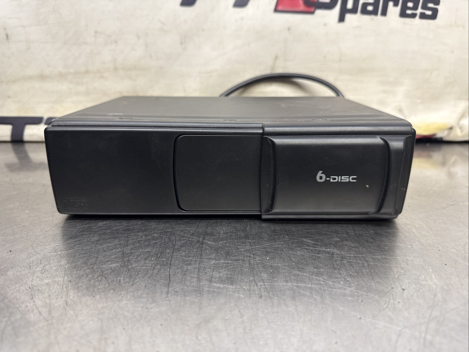 Audi TT Mk1 8N 98-06 Roadster 6CD Changer with Round Plug 8N7035111A