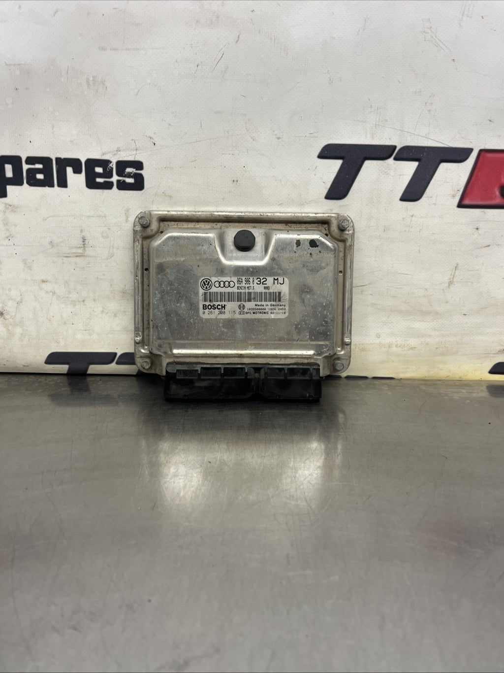 AUDI TT 1.8 SEAT LEON ECU 06A906032MJ 0261208115