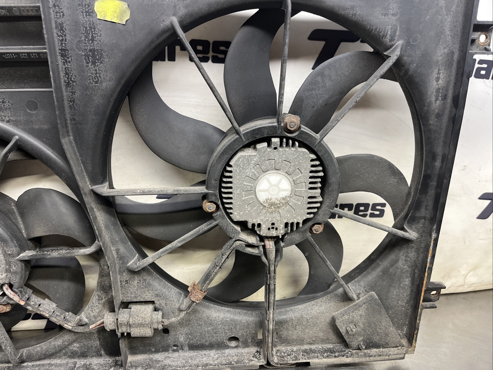 Audi TT S3 Twin Fan Radiator Fan Blades & Shroud 8J 8P 1K0121207AA 06-14