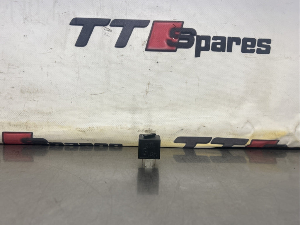 61366901469 Mini BMW 1 3 5 6 7 Series X1 X2 X3 X4 4-Pin Relay Tyco V23136-J6-X48