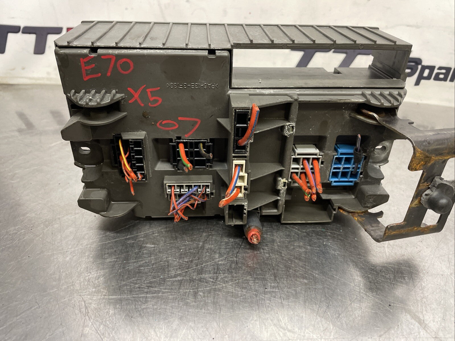 518967010C 697638402 Fuse box  for BMW X5 UK1730634-10