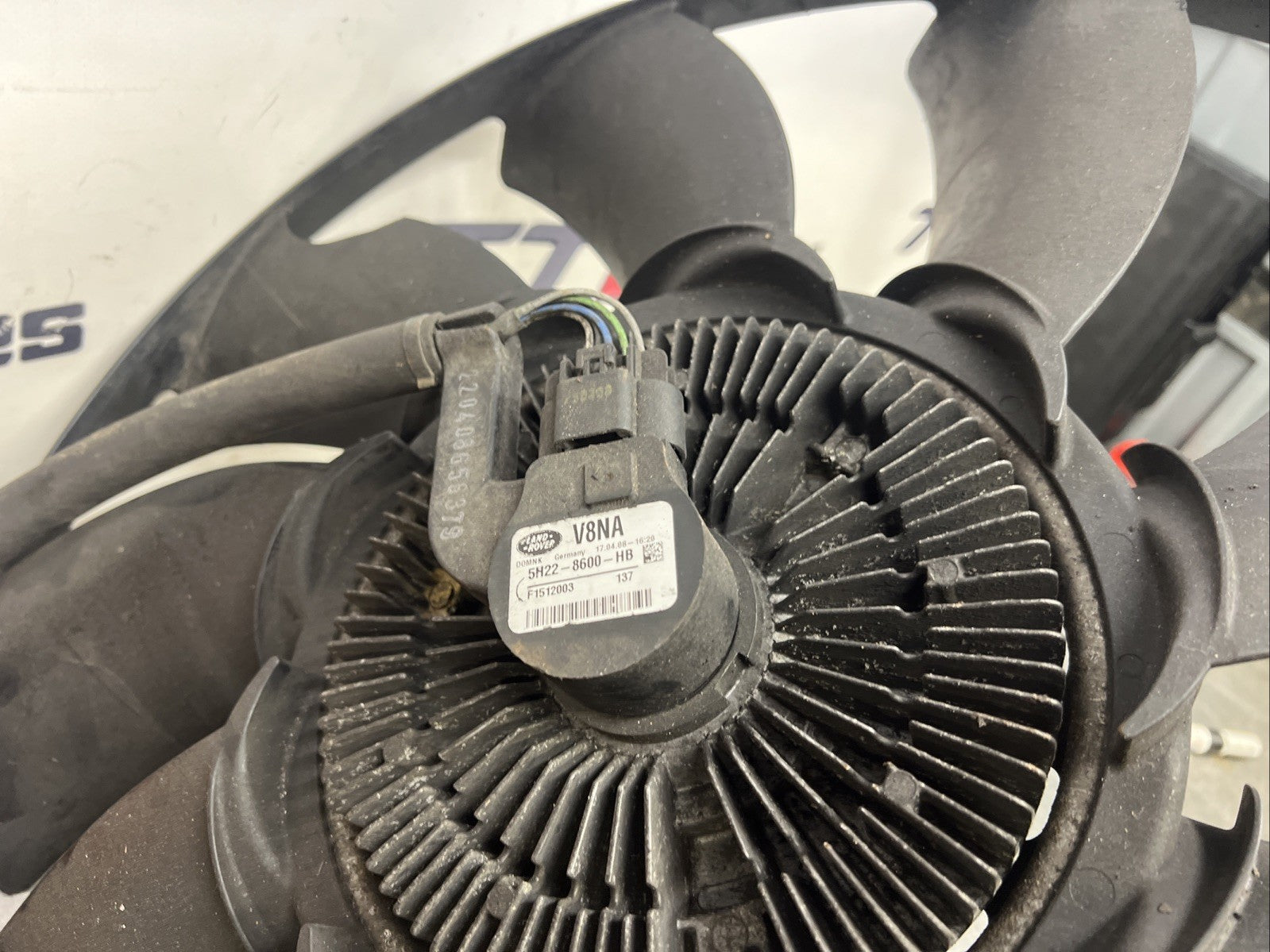 Discovery 3 Viscous Fan and Coupling 5H22-8600-JB 2.7 TDV6 Land Rover