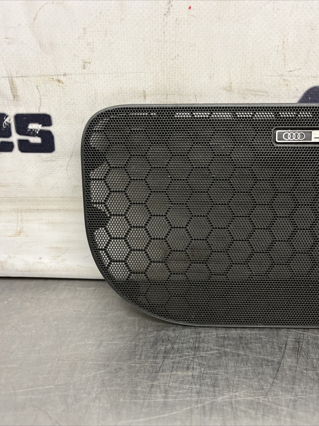 Audi TT 8N MK1 Right Offside O/s Bose Speaker Grill Cover 8N0035420A BLACK