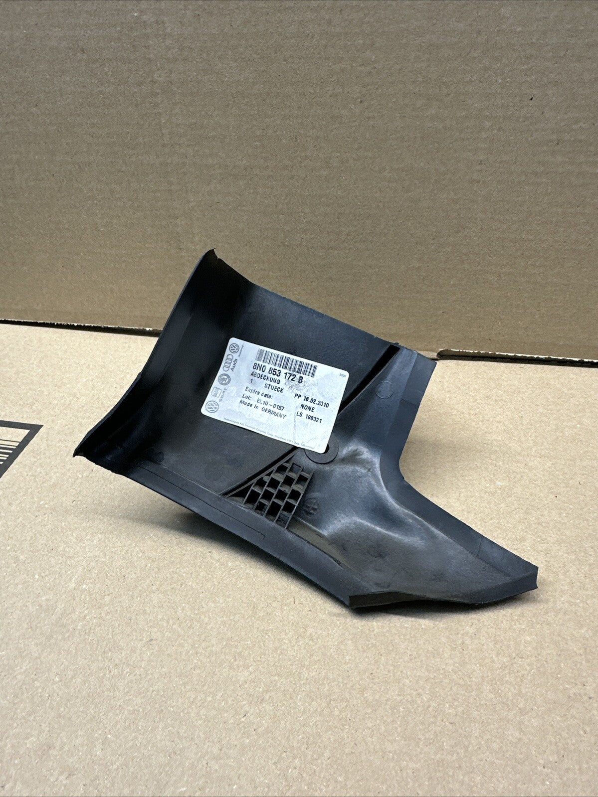  8N0853172B Audi TT Mk1 Quattro 2004 Drivers Side Outer A Pillar Cover Trim