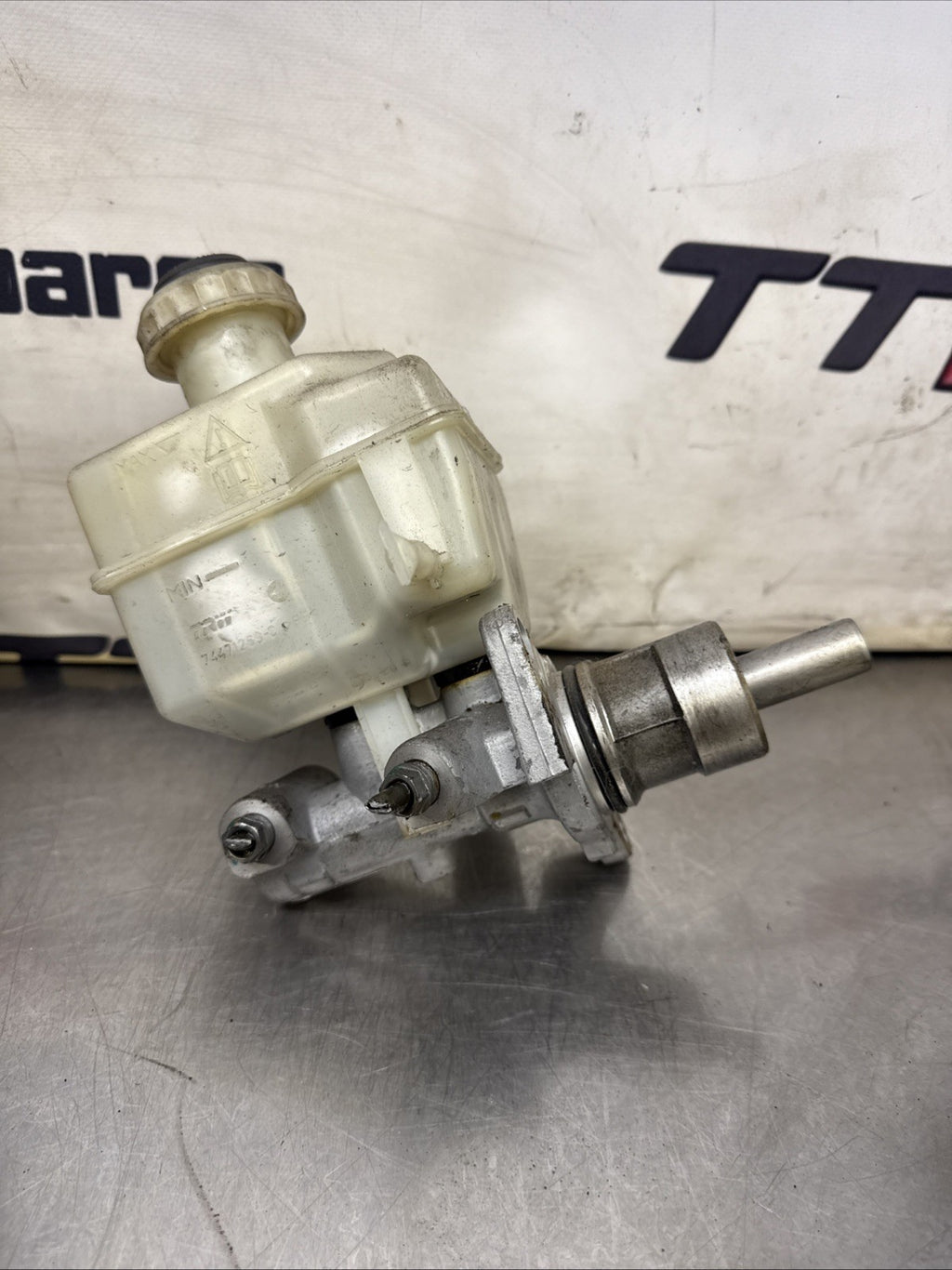LAND ROVER DISCOVERY 3 L319 2004-2010  BRAKE MASTER CYLINDER 74471269