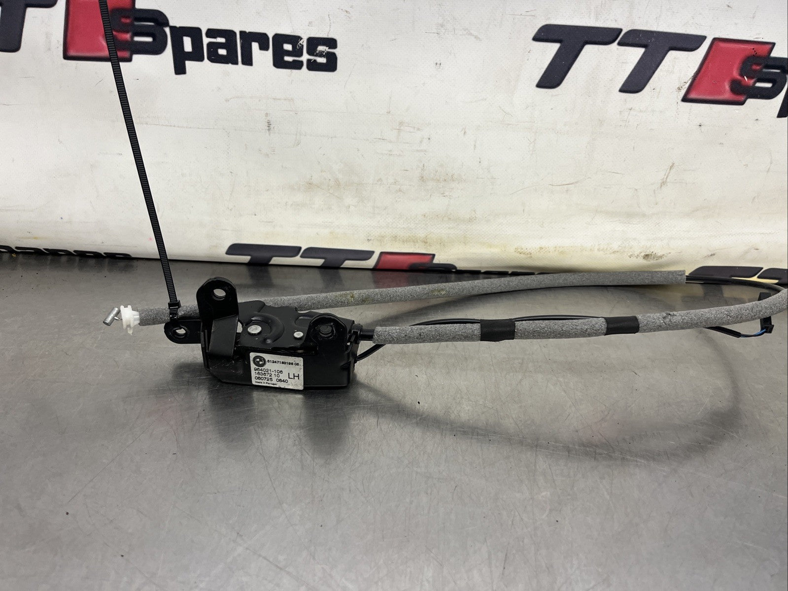 BMW X5 E70 2012 Tailgate trunk boot lock catch latch LH