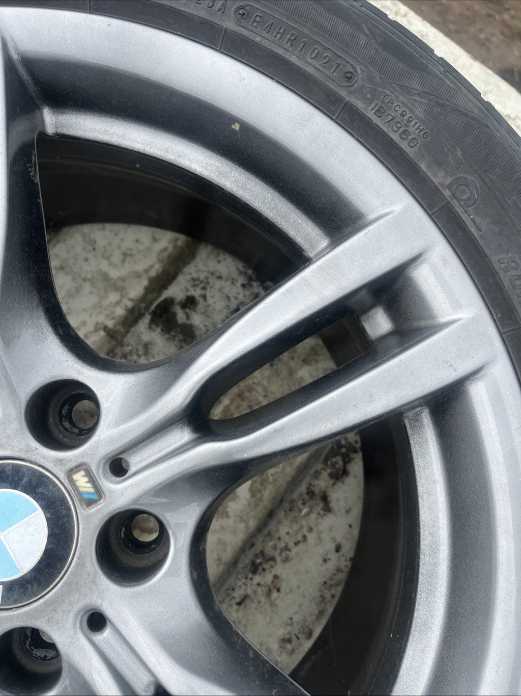 3611 7  845 881 GENUINE BMW WHEEL & FREE TYRE 7845881 8.5J x 18"