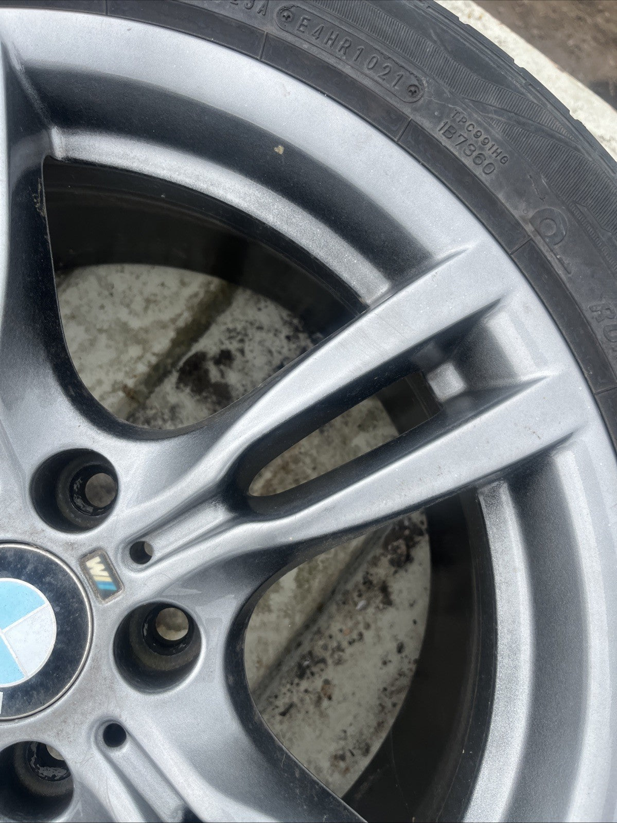 3611 7  845 881 GENUINE BMW WHEEL & FREE TYRE 7845881 8.5J x 18"