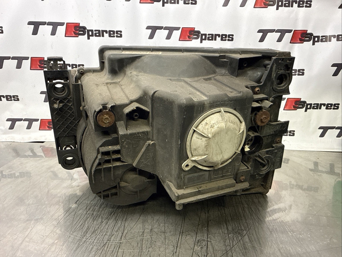 2004-2009 LAND ROVER DISCOVERY Right Headlamp XBC500022