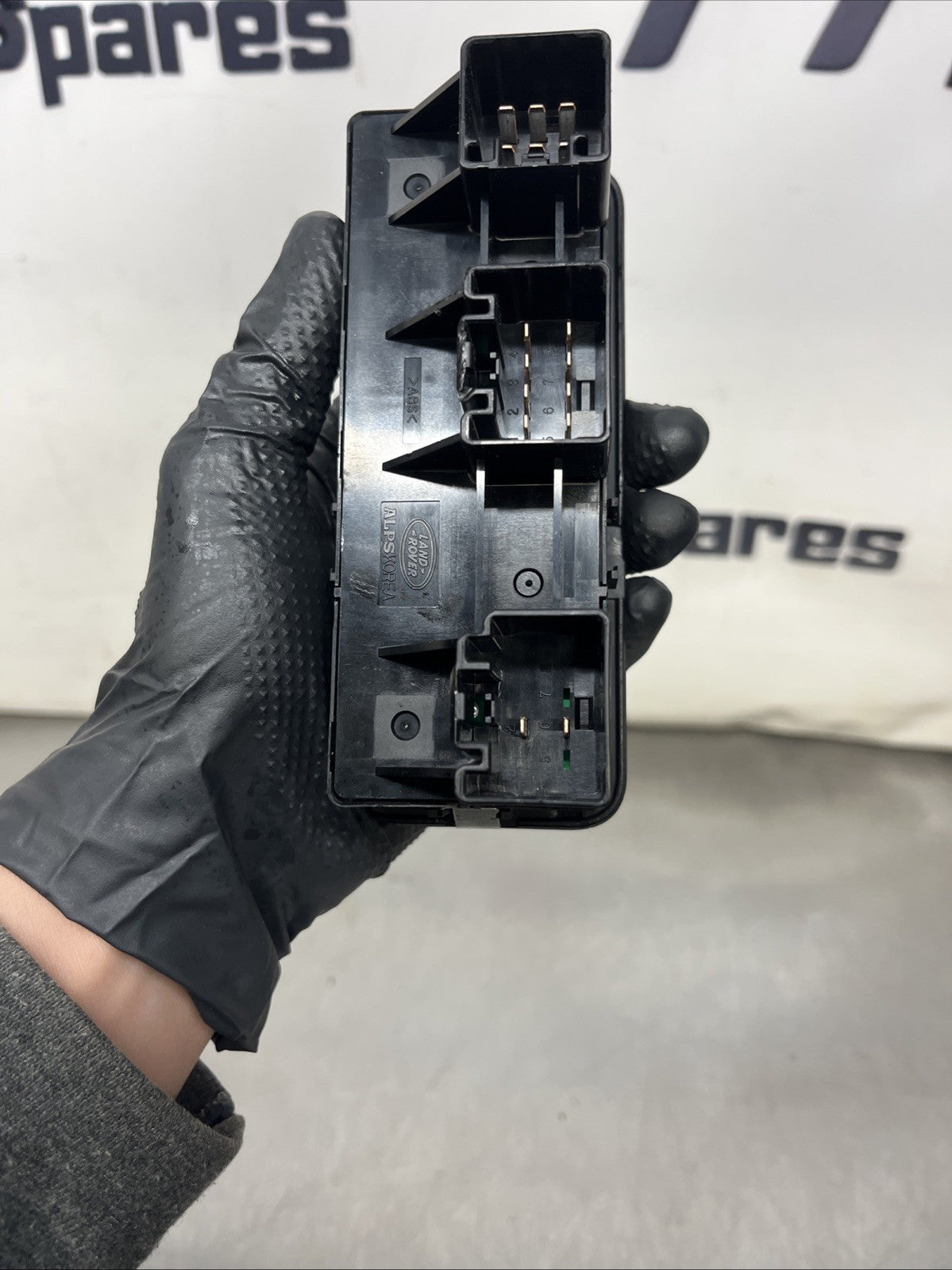 YUD500950PVJ Land Rover Discovery 3 Window Control Switch Right Front 2005