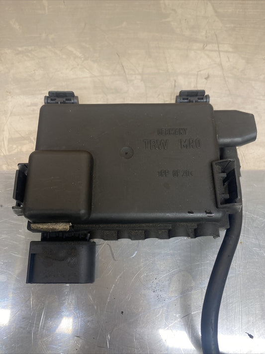 AUDI GENUINE TESTED TT MK1 ENGINE BAY BATTERY TOP FUSE BOX 8N0937550A