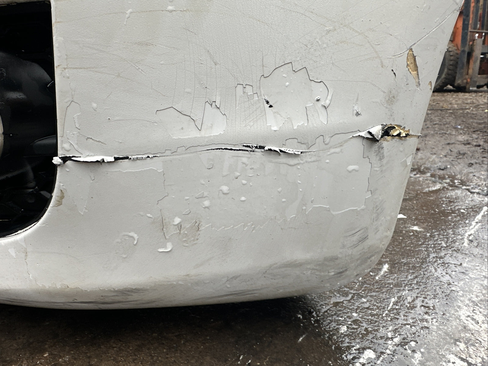 AUDI A5 (2009) FRONT BUMPER IN WHITE