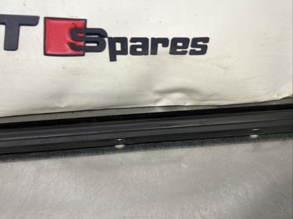 Auti TT Mk1 8N Coupe Exterior Door Window Seal Strip Front Right O/S 8N8837478A