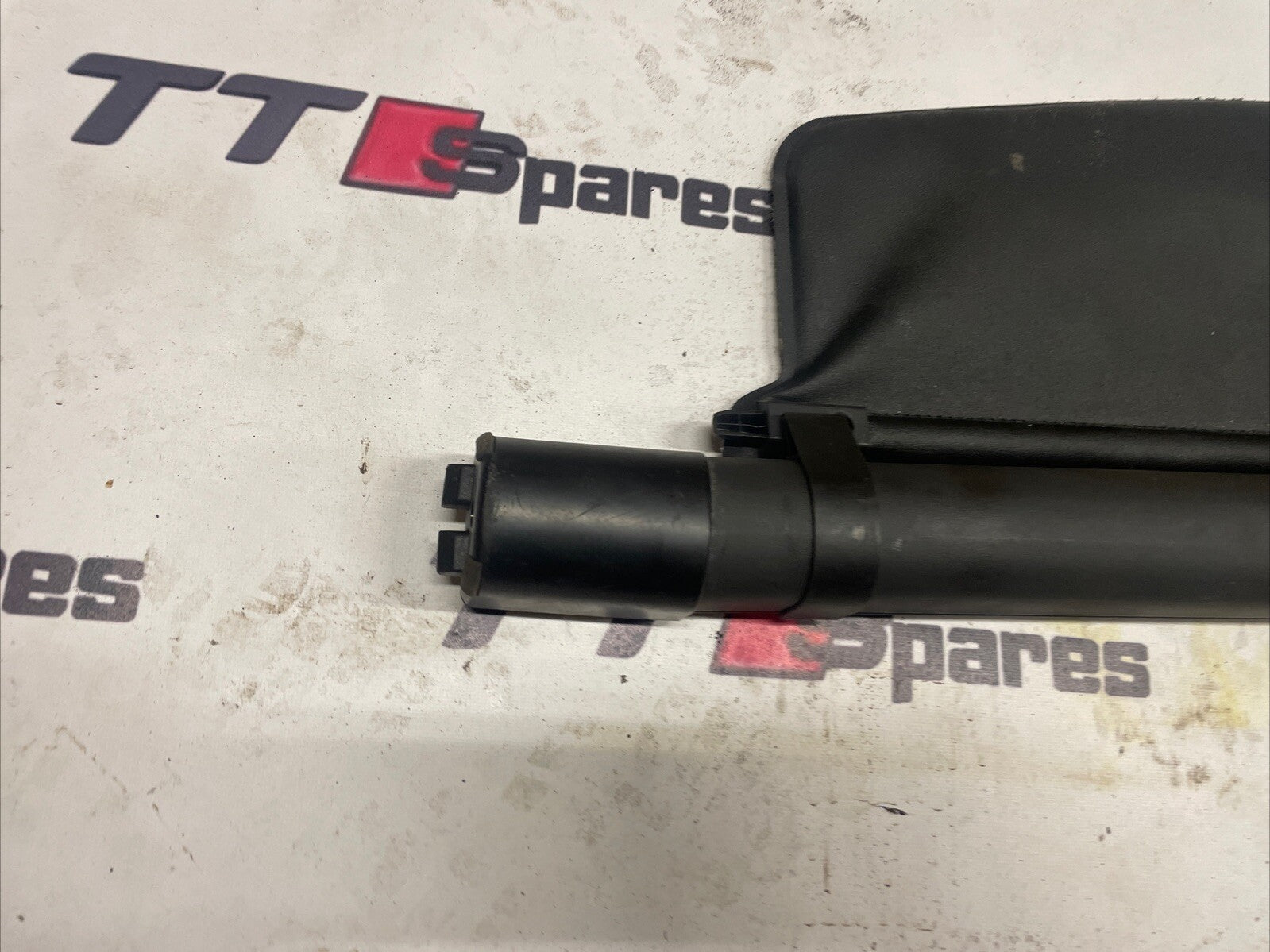 Range Rover Sport L320 Parcel Shelf / Luggage Cover .