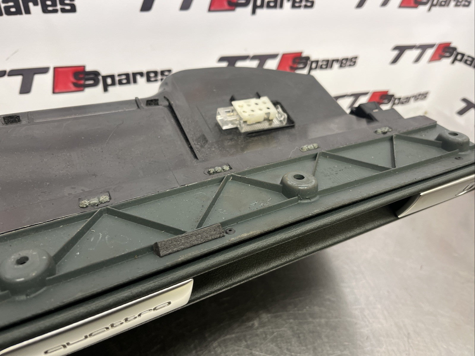 Audi TT 8N Mk1 RHD Glove Compartment Glovebox GREEN  Quattro 8N2857095A