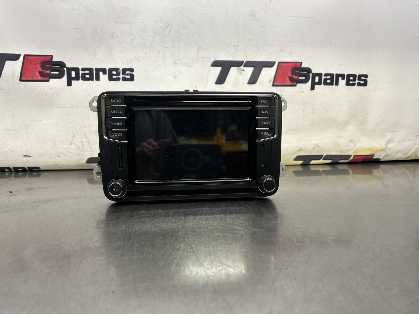 VW SCIROCCO MK3 CAR RADIO STEREO CD PLAYER HEAD UNIT 5C0035680E 13-19 NO CODE