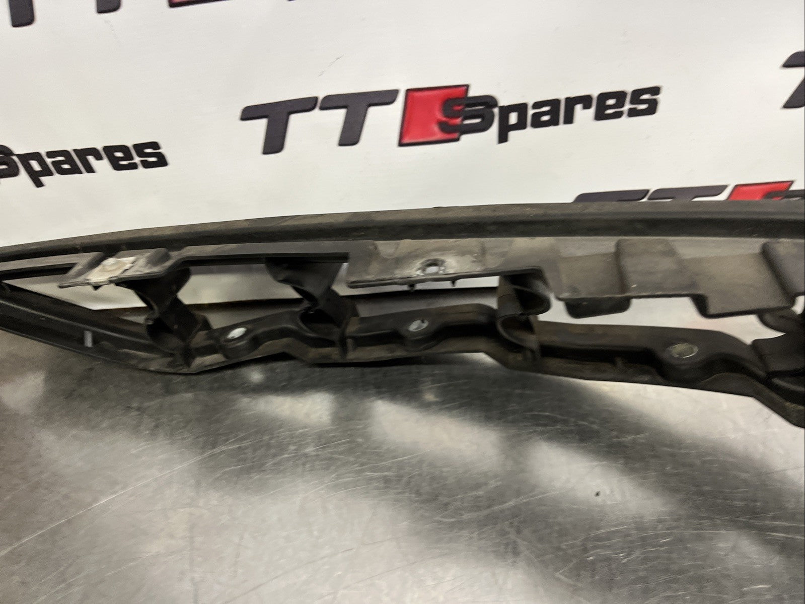 BMW X5 Diesel E70 Front Passenger Side Wing Support Bracket 7157989