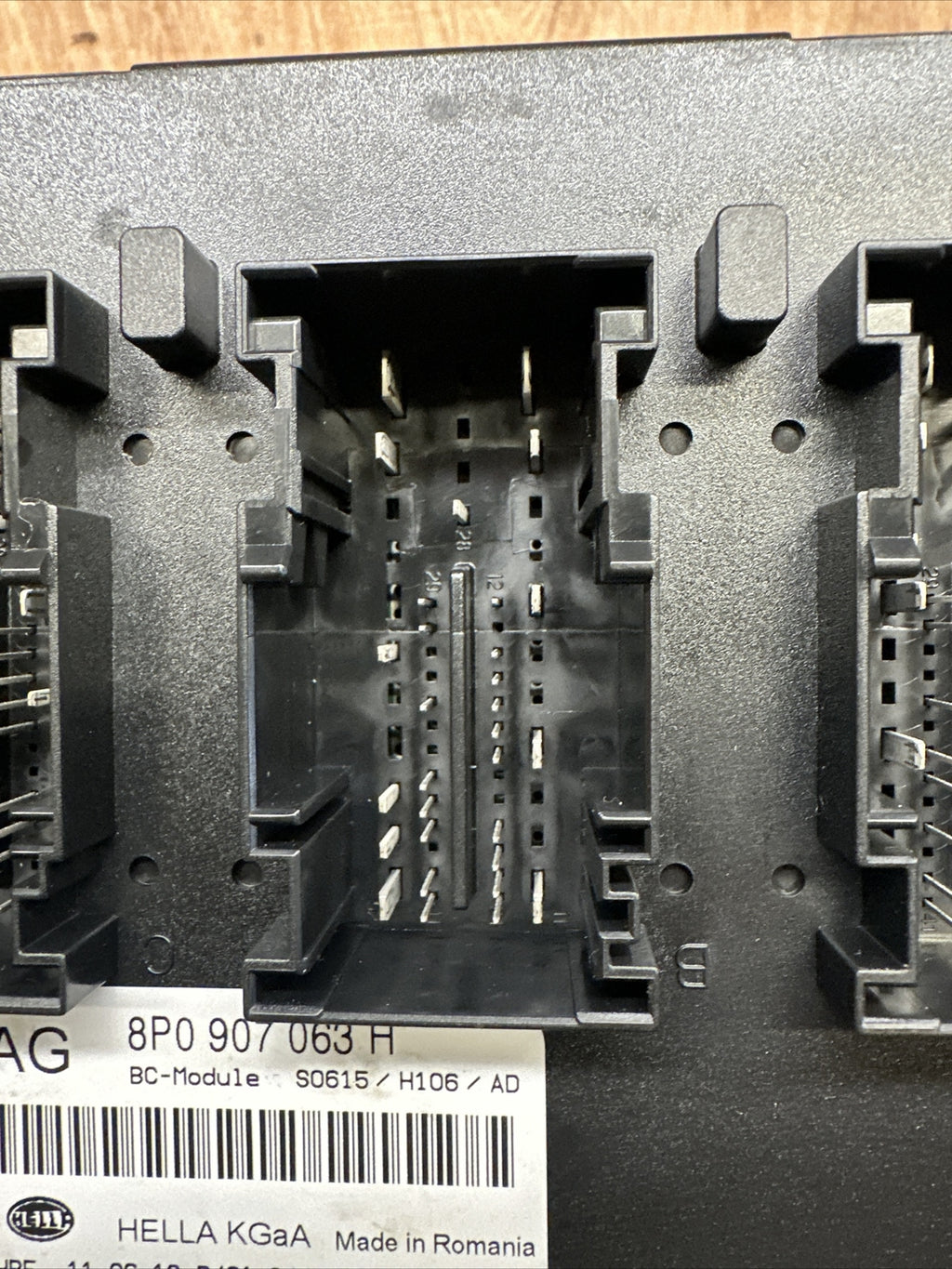 2011-2013 AUDI RS3 8P BODY CONTROL MODULE 8P0907063H (TTRS 8J, RS3 8P)