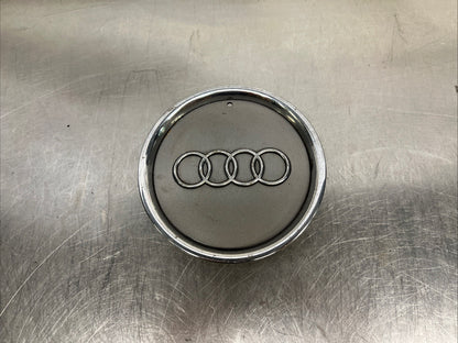 1x GENUINE AUDI A4 A6 4B ALLOY CENTRE CAP / HUB CAP 8L0 601 165A