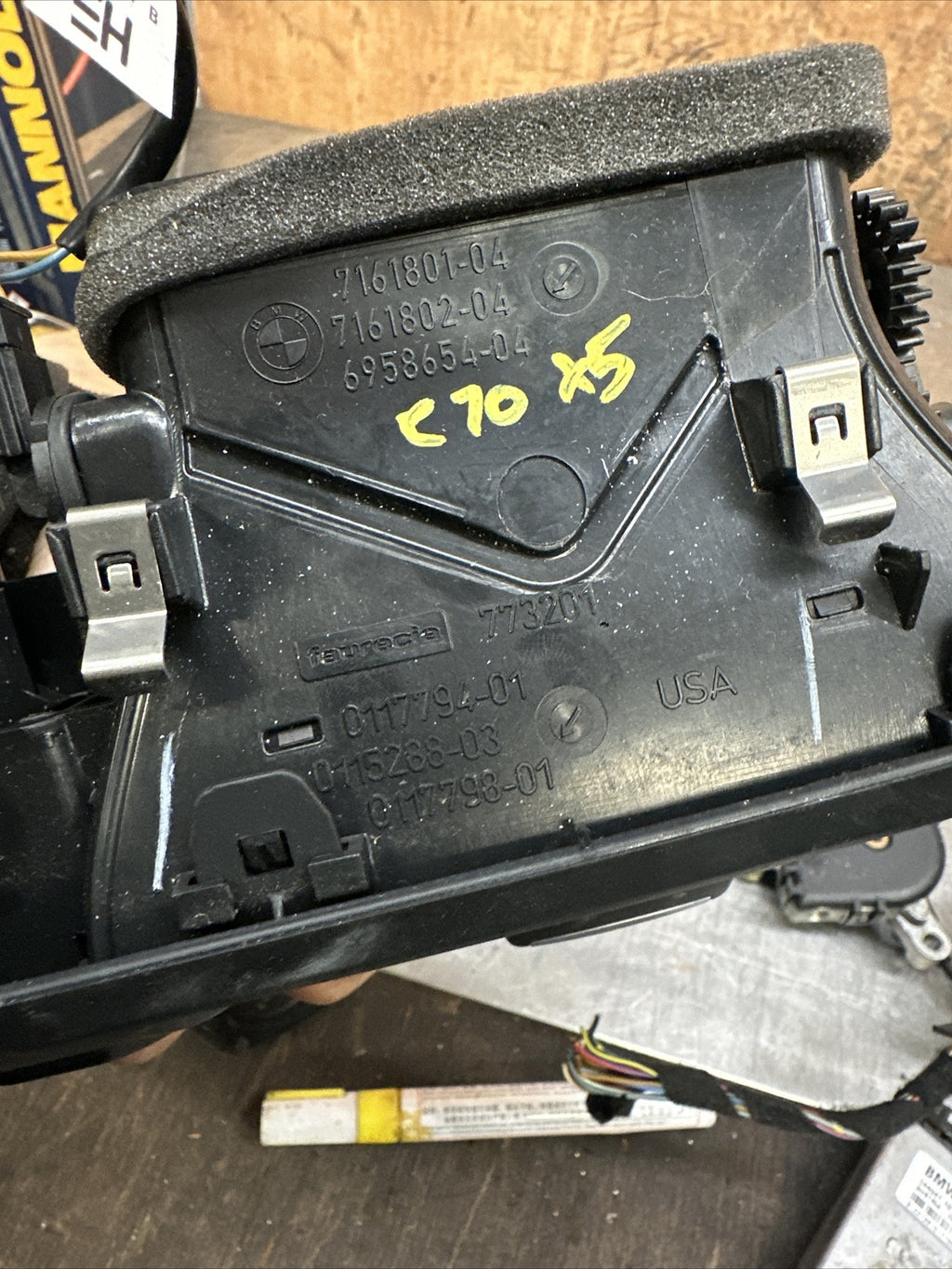 7161802 6958654 BMW E70 X5 Dashboard Centre Air Vent  7161801 