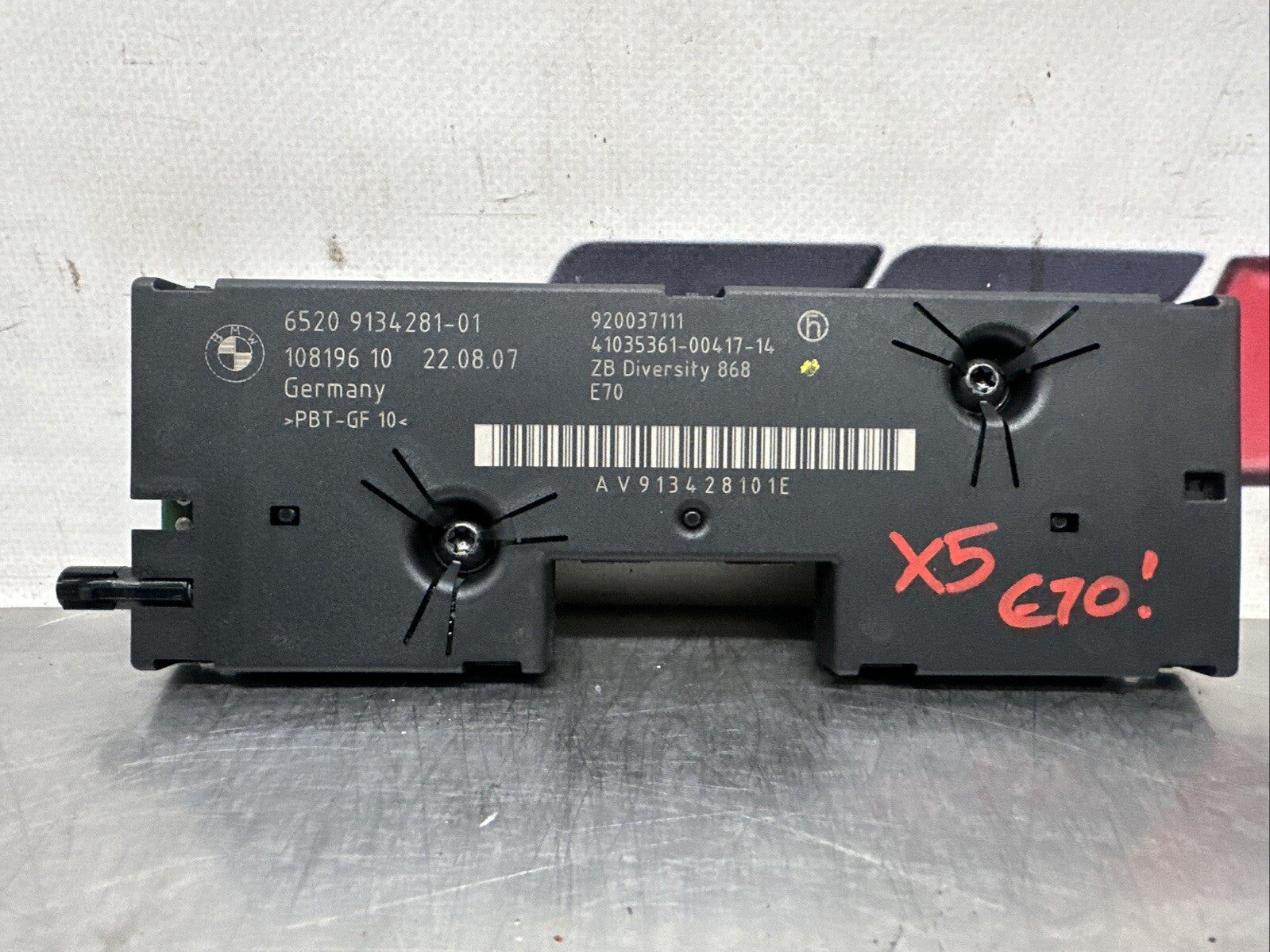 2004-2012 BMW 1 SERIES E81/87 AMPLIFIER ANTENNA CONTROL MODULE 10819610