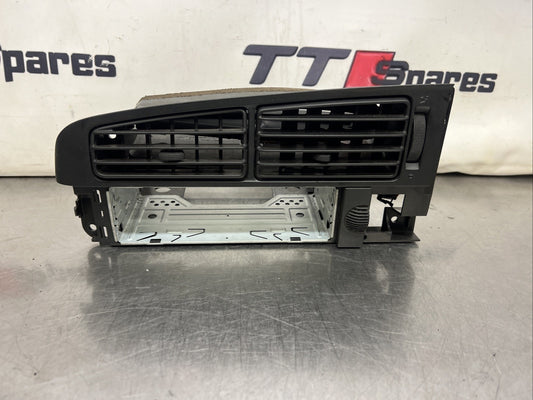 Volkswagen Golf Mk3 Center radio,Air vent