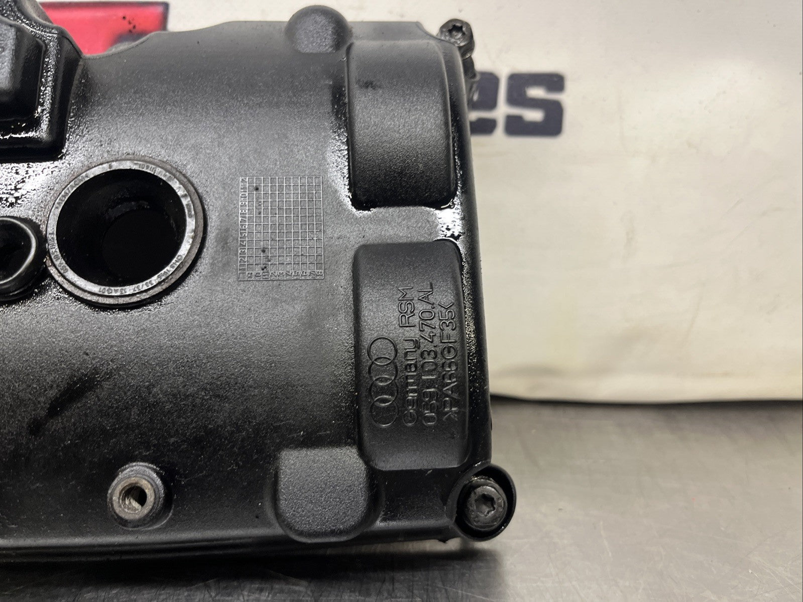 AUDI Q7 ROCKER VALVE COVER 3.0 TDI  / CRCA - CRC DIESEL MK1 4L 2012