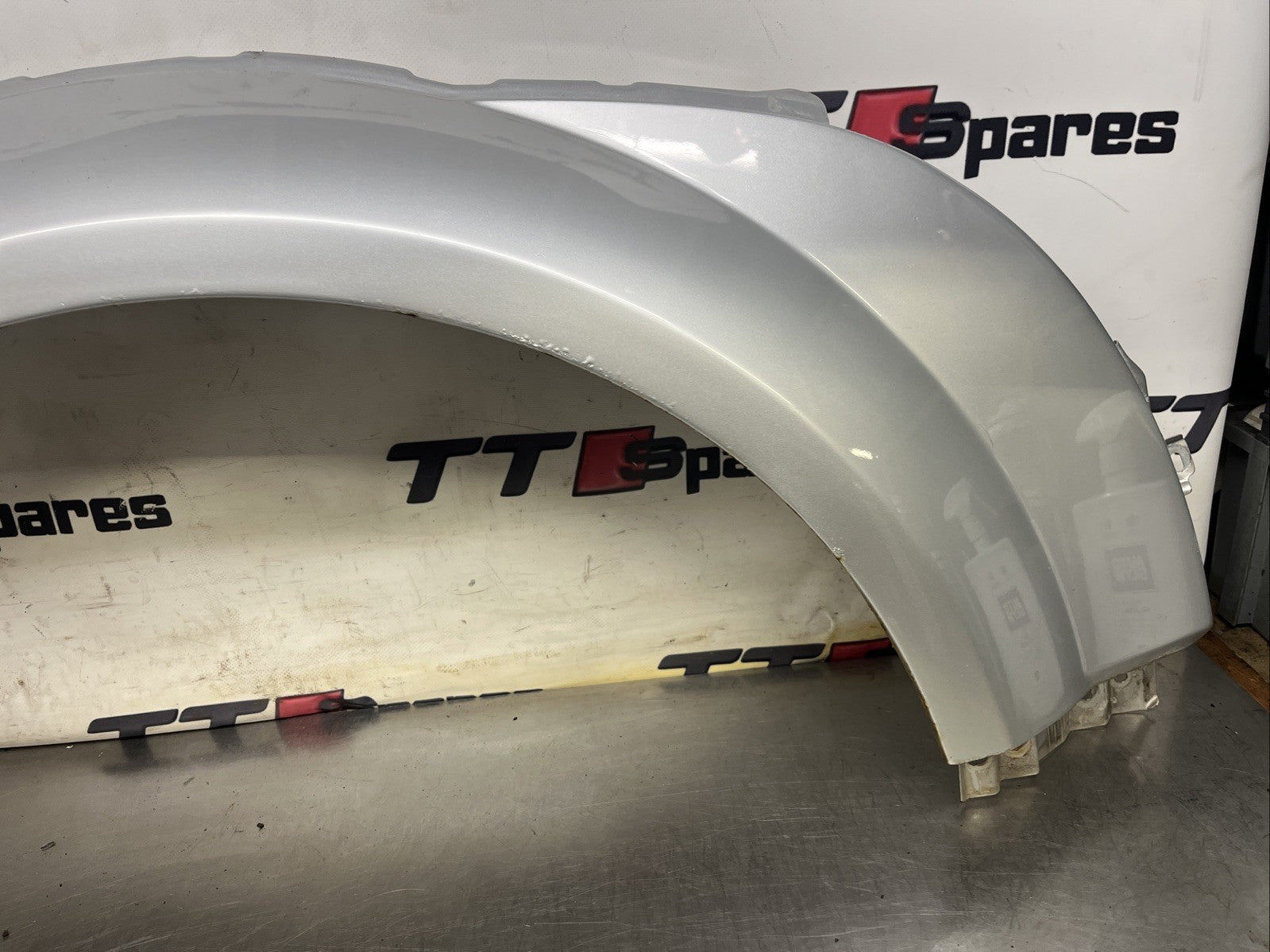AUDI TT MK1 8N 98-06 OFF RIGHT SIDE FRONT WING Silver LY7W