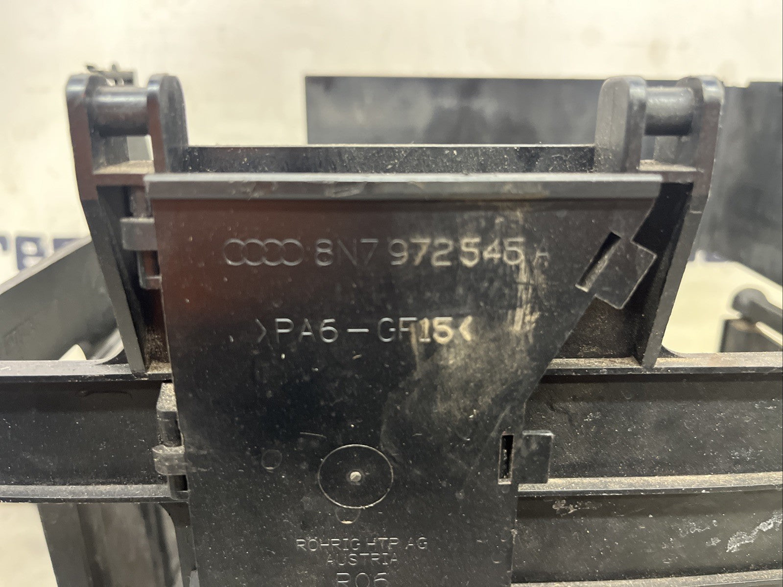Audi TT Mk1 8N 1998-2006 Battery Mounting Tray Base Assemly