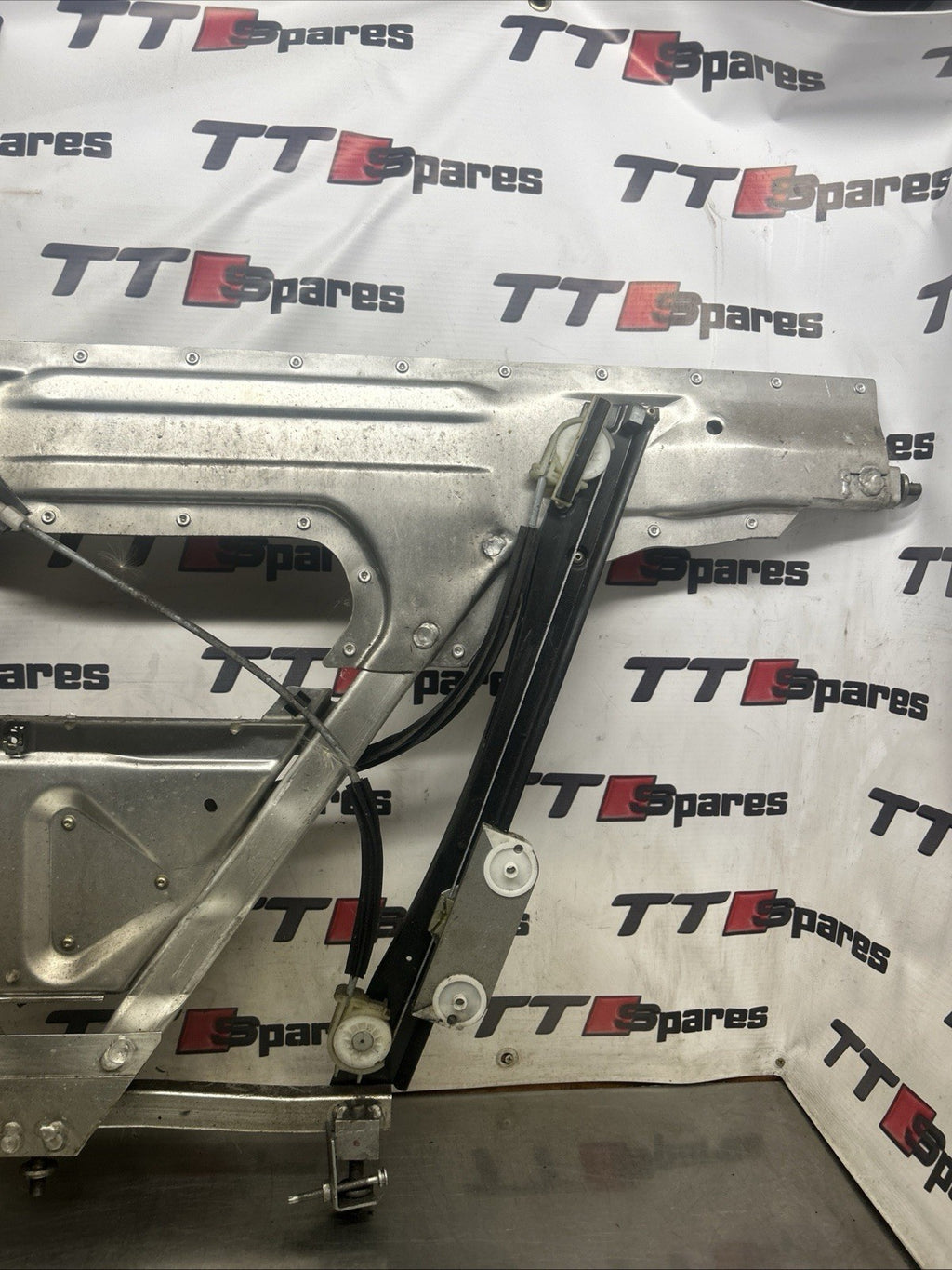2006 AUDI TT FRONT WINDOW REGULATOR LH PASSENGER SIDE 3 DOOR COUPE 8N8837729B