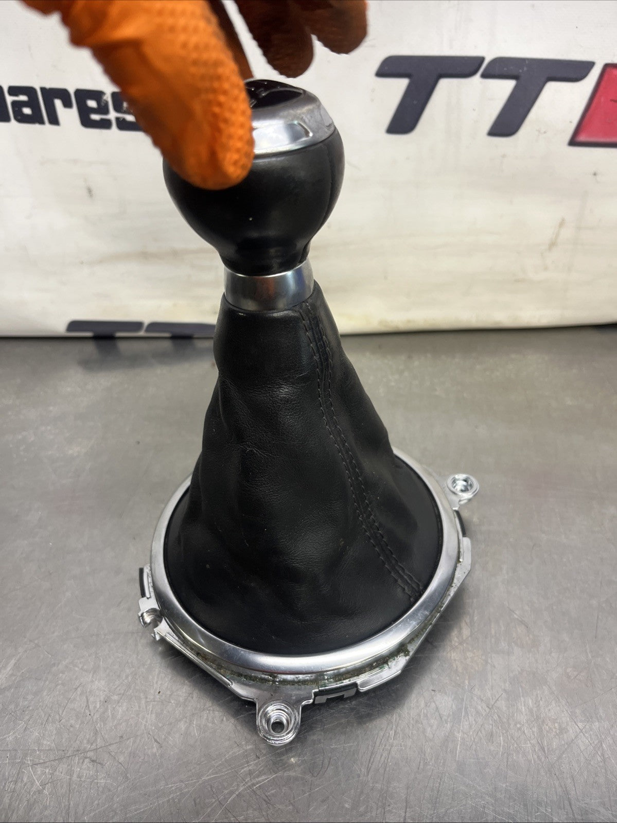 8J2863916A Audi TT Gear Knob Console Surround Trim 6 Speed Manual 2007 MK2 8J 