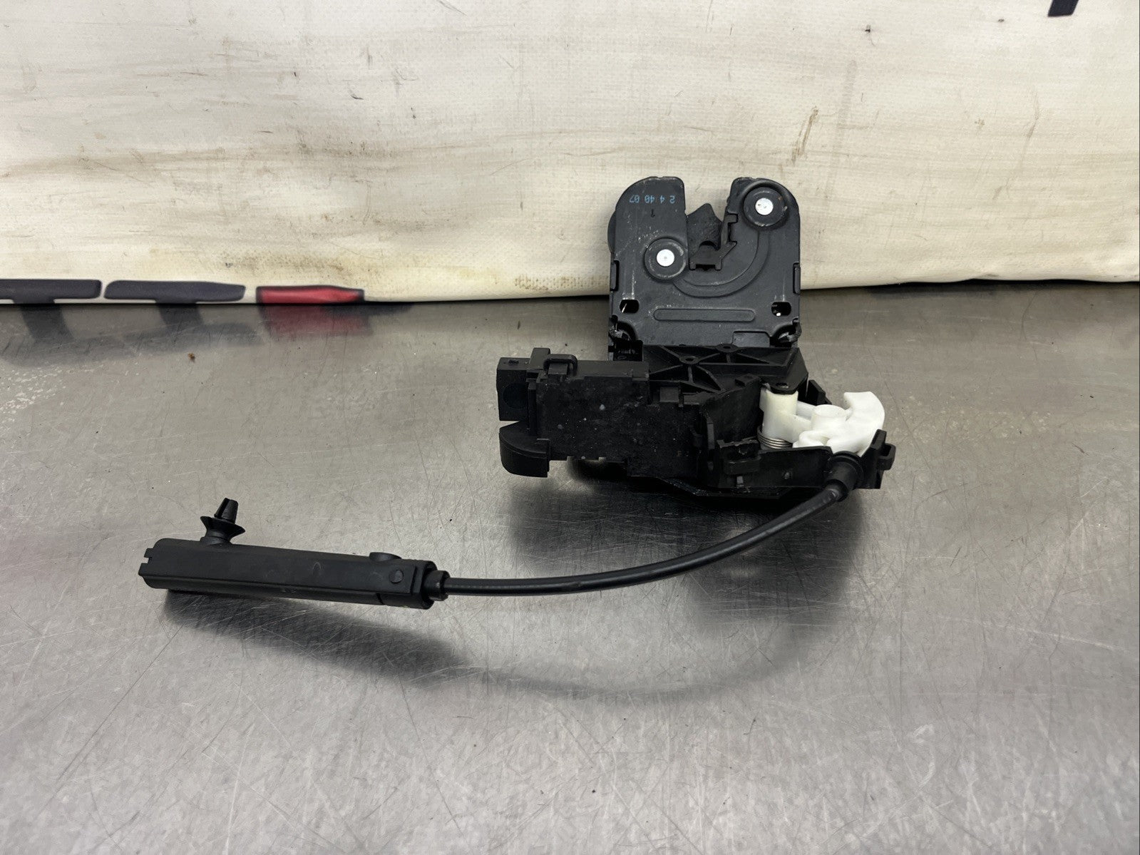 AUDI TT MK2 8J REAR TAILAGATE BOOT LOCK CATCH LATCH MECHANISM 8P4827505C