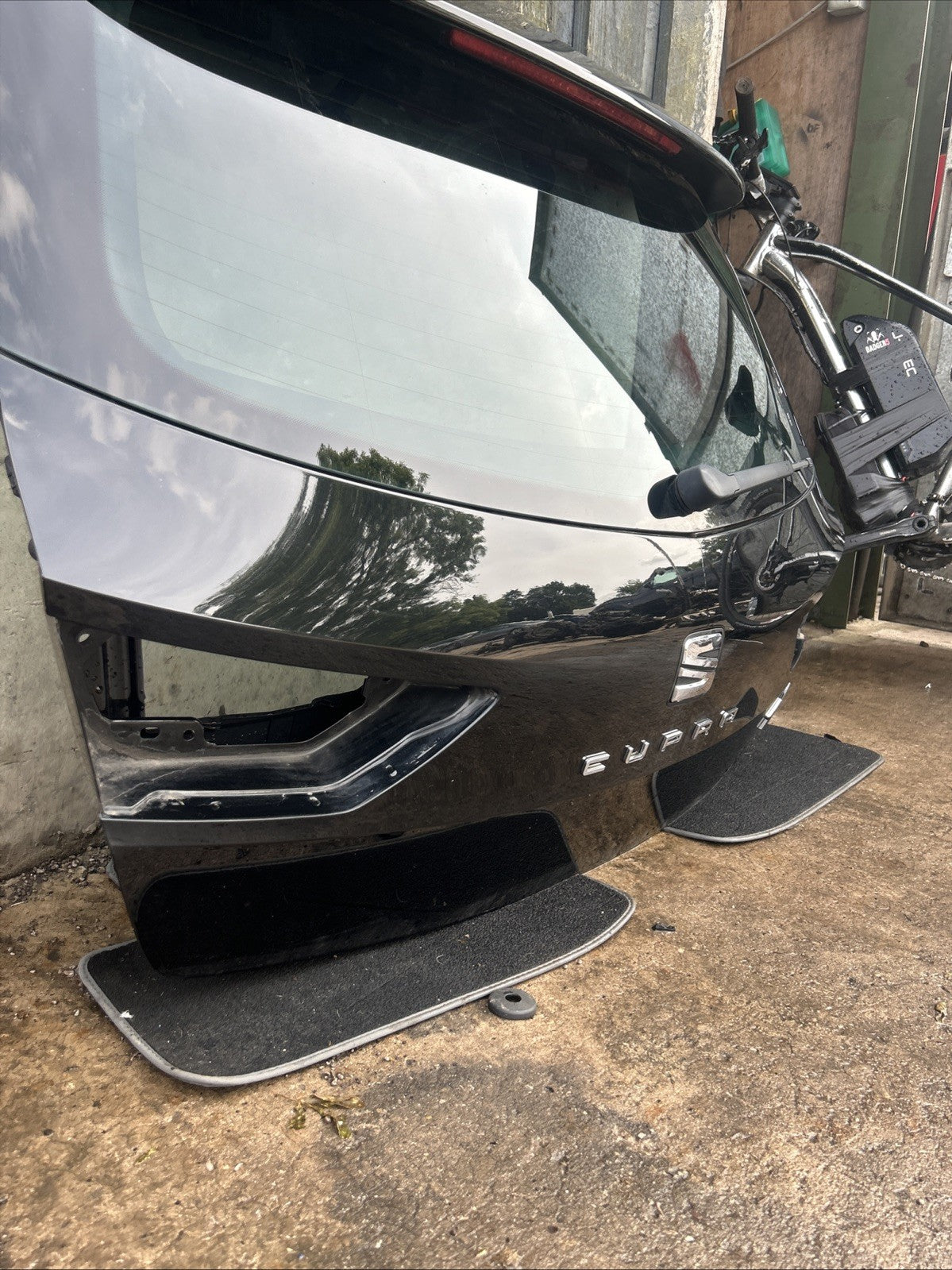 17-20 SEAT LEON CUPRA MK3 Black LZ5C COMPLETE BOOT LID  *NO LIGHTS*