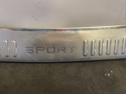 GENUINE RANGE ROVER SPORT 2005 - 2012 TAILAGTE SCUFF PLATE LR007322