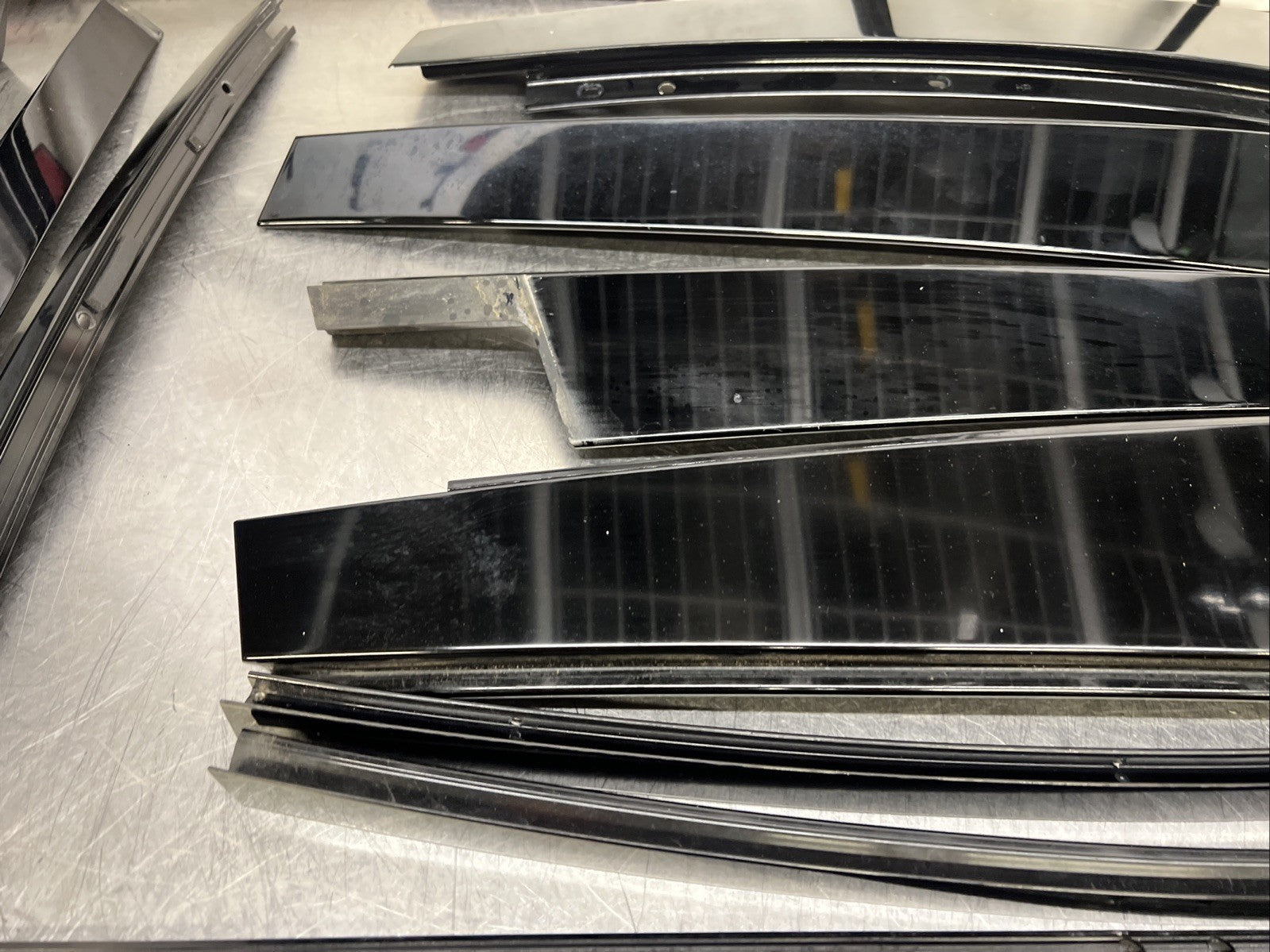 BMW X5 E70 09-13 BLACK GLOSS SHADOW LINE DOOR WINDOW MOULDING TRIM SET