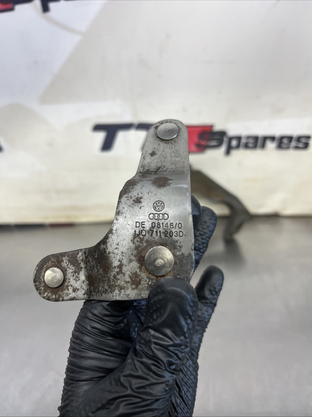 AUDI TT MK1 8N (98-06) S3 CUPRA R 6 SPEED GEAR LINKAGE SELECTOR ARM 8N0711046A