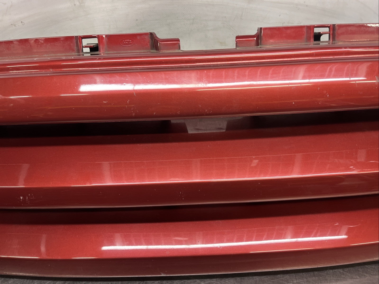LAND ROVER Discovery 3 04-09 Front Grill Red