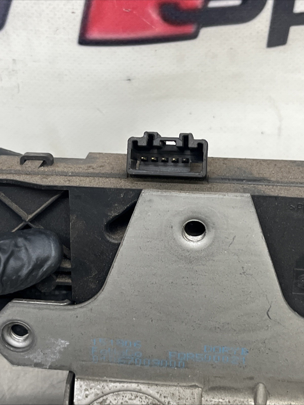 FQR500021 2005 LAND ROVER RANGE ROVER SPORT 2.7 TDV6 HSE  LOWER TAILGATE LOCK