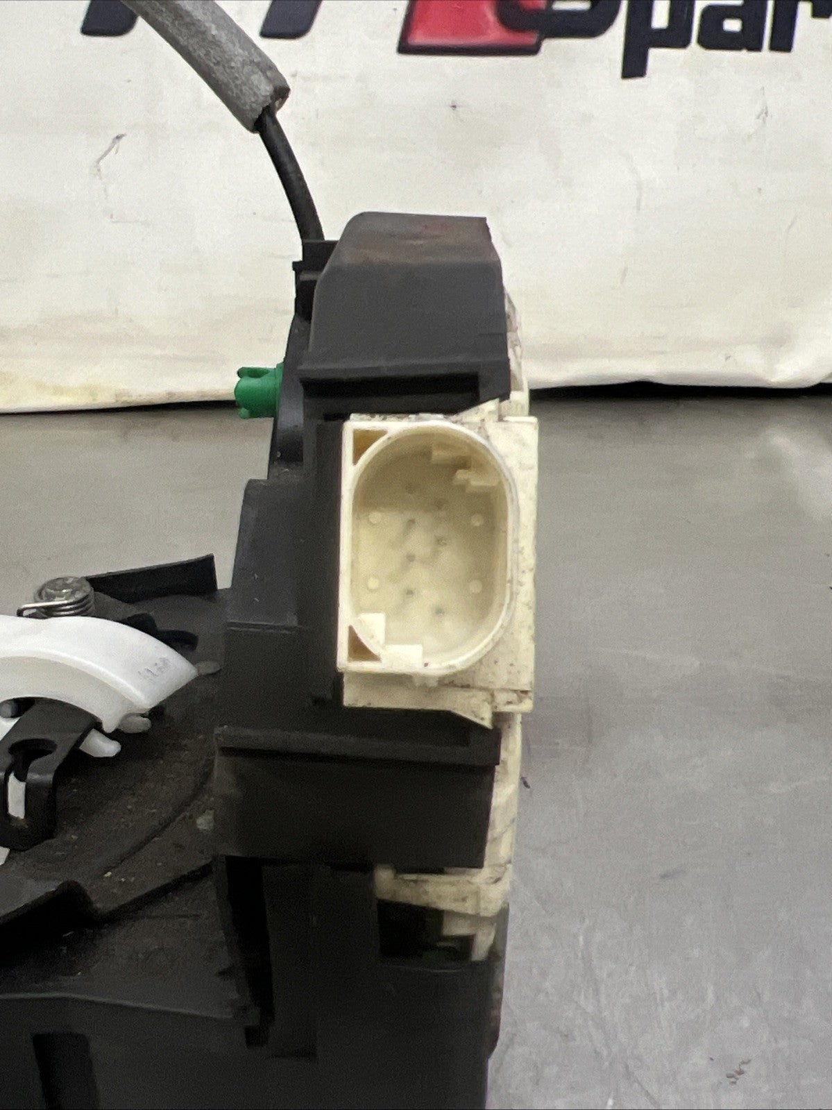 Land Rover Range Rover L322 Rear Right Driver Side door lock 3H42-26412-AD