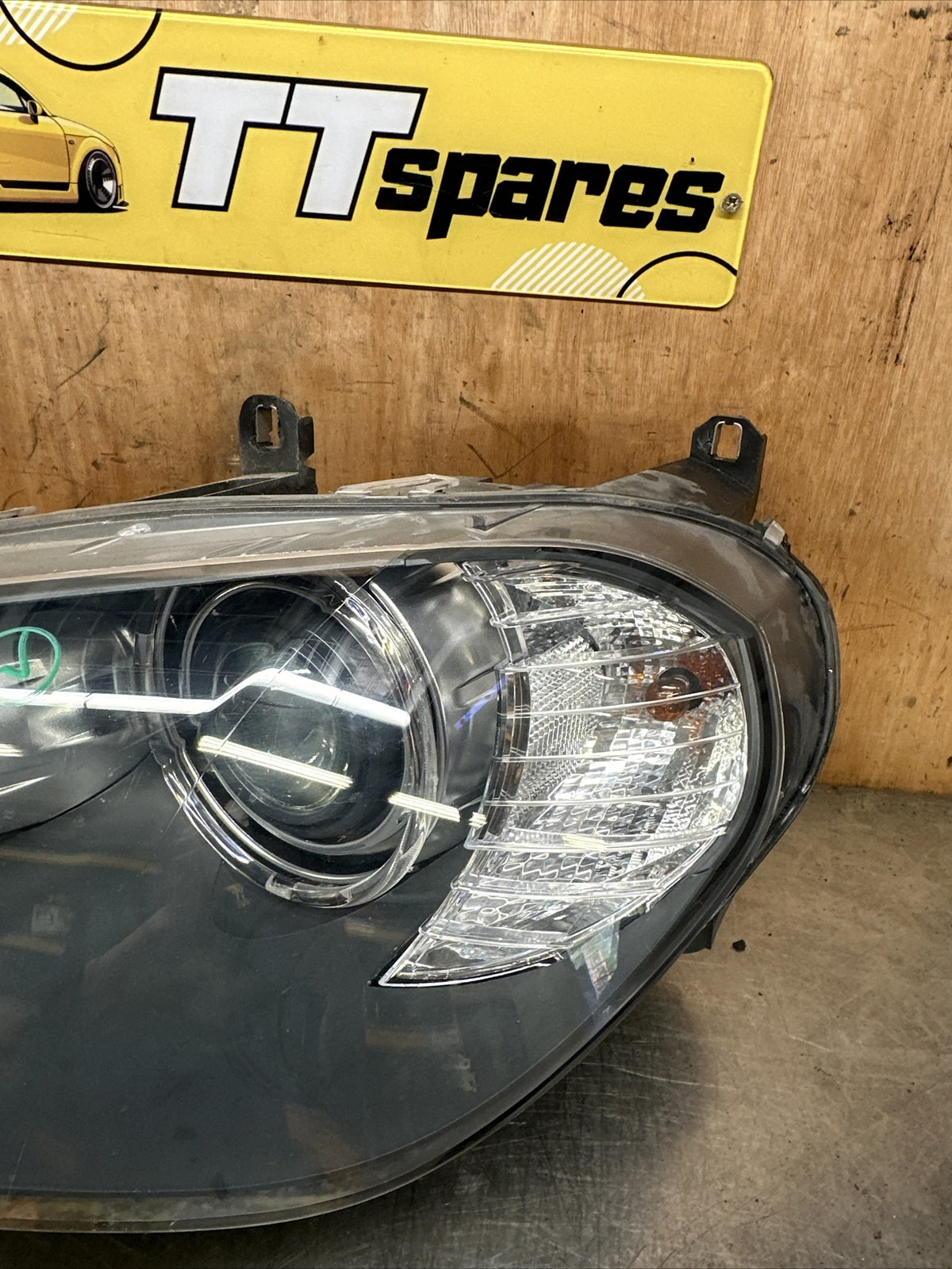 7158931 BMW X5 E70 2008 RHD left headlight