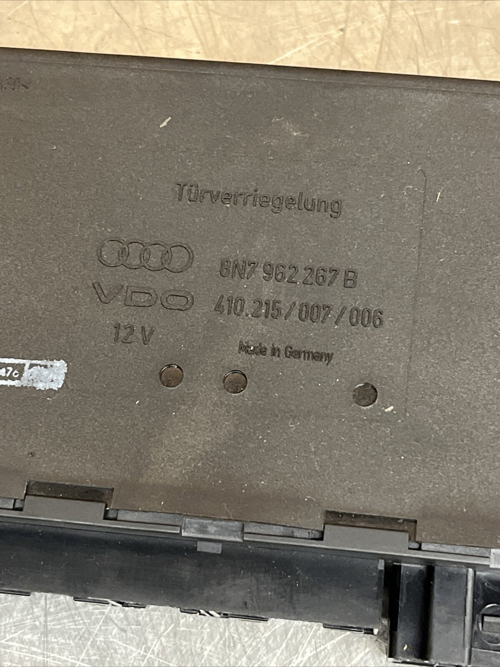 Audi TT CCM 8N7962267B Plug And Play 6 Months Warranty With 2 Key Fobs